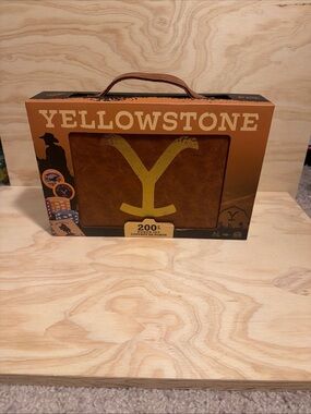 Yellowstone 200-Piece Poker Set - Brown Travel Case